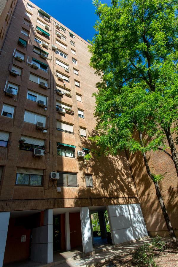 Versus Apartments Near City Of Arts Валенсия Экстерьер фото